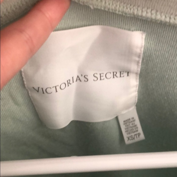 Victoria’s secret velour top xs - Picture 3 of 4